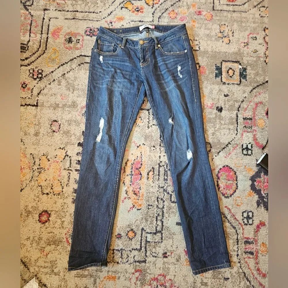 CAbi slim boyfriend distressed jeans sz 2 excellent condition.  32" inseam